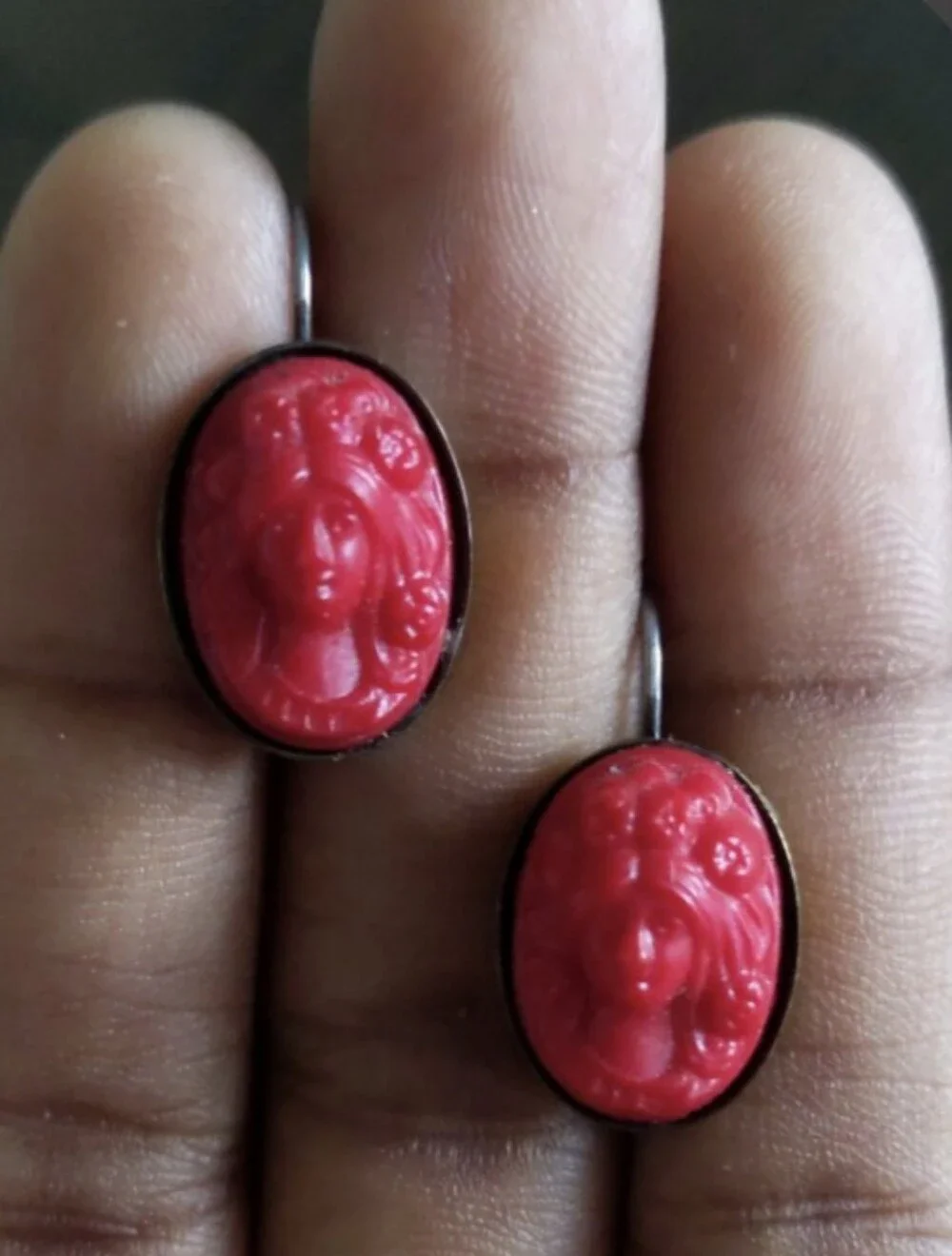 Red Cameo Portrait Drop Earrings Beautiful Vintage Carving 🤩💗